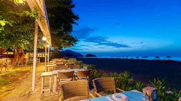 Breakfast, lunch, dinner served; Greek cuisine