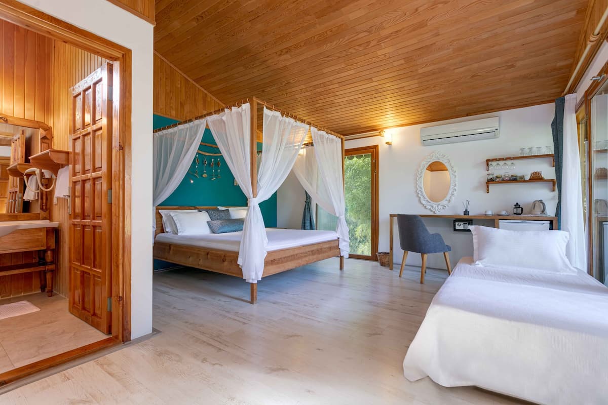 Bungalow, Multiple Beds (4 People) | 1 bedroom, premium bedding, in-room safe, soundproofing
