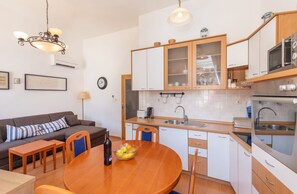 In-room dining - Apartment Royale (Dubrovnik)