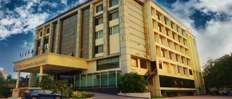 Fachada de la propiedad