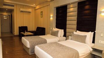 Minibar, desk, laptop workspace, blackout drapes