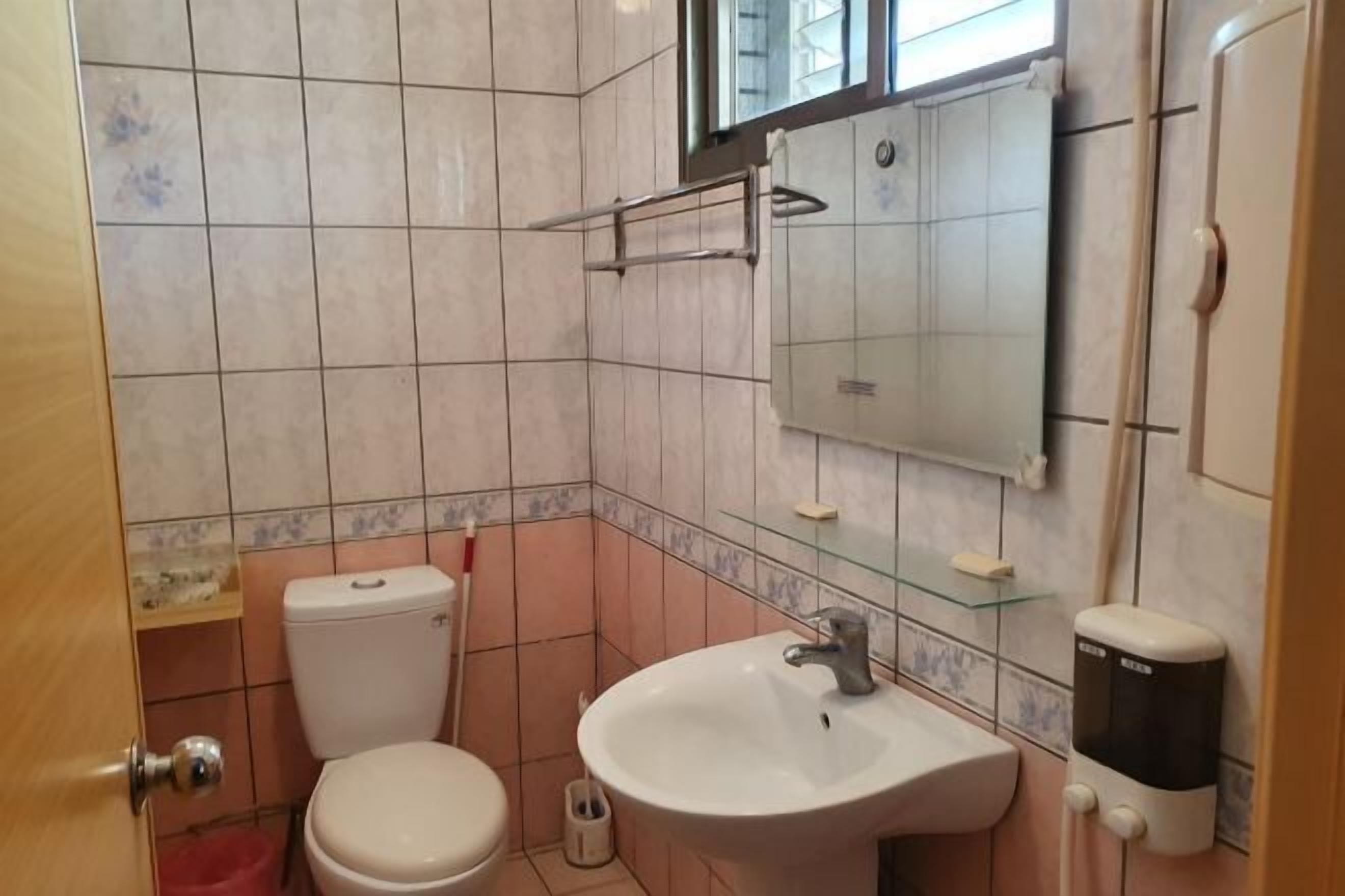 Bathroom | Shower, free toiletries, hair dryer, slippers