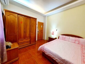 Desk, soundproofing, free WiFi, bed sheets - Yilan Xiang Feng Homestay (Wujie)
