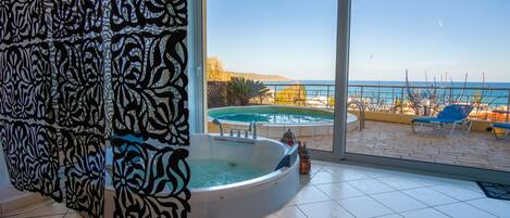 Baignoire à remous intérieure