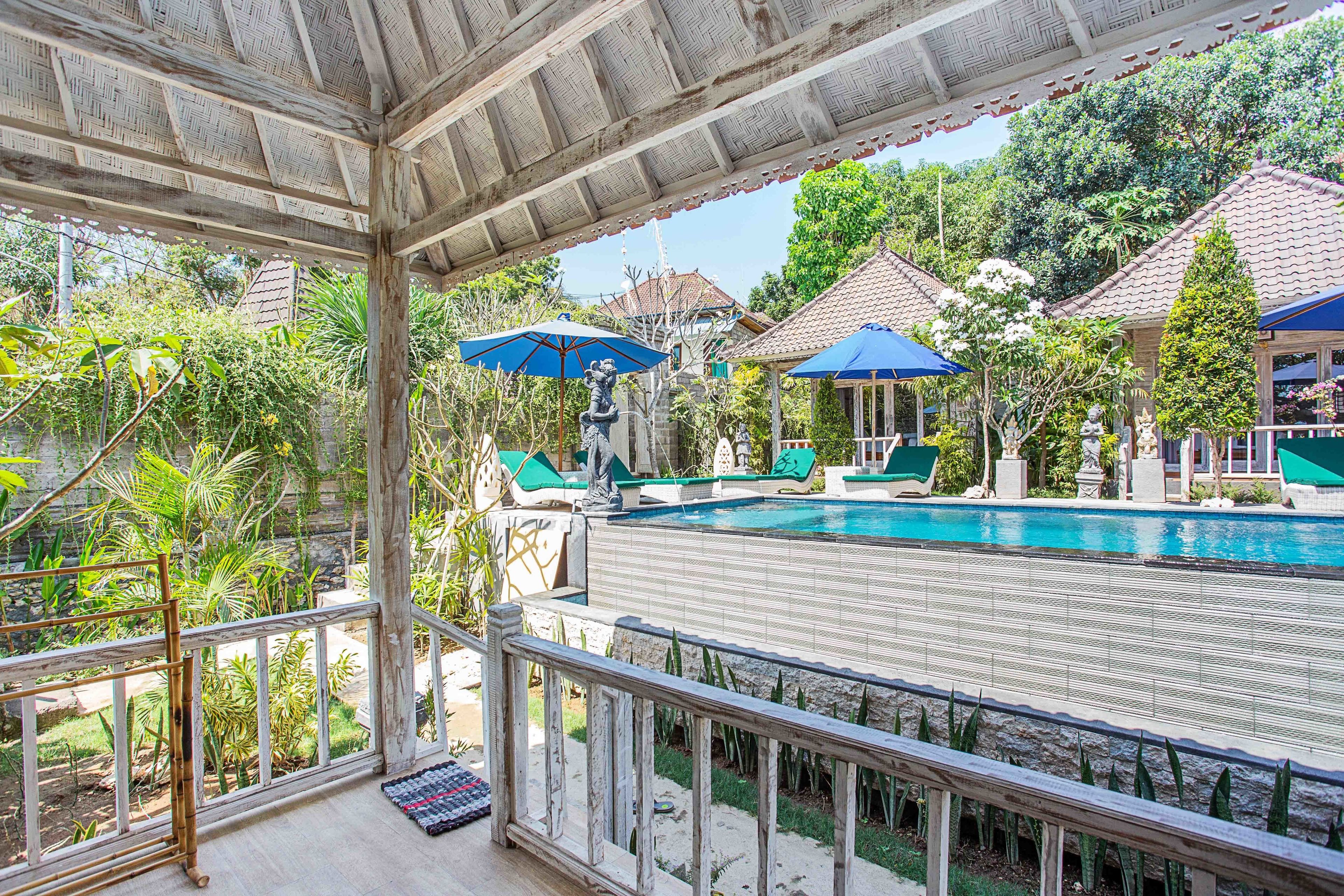 Indoor pool, outdoor pool