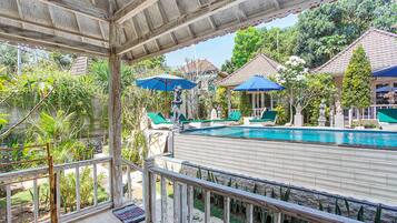 Indoor pool, outdoor pool