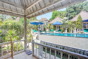 Piscina interna, piscina externa