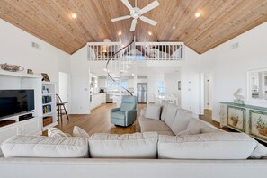 Living area - Tranquility Base – Beachfront | Pet Friendly | Gulf and Lagoon Views (Gulf Shores)