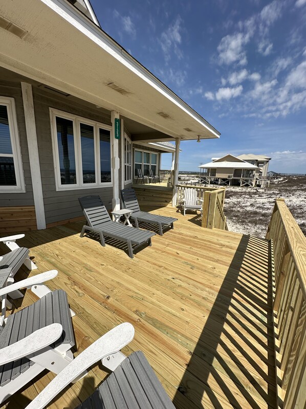 Terrace/patio - Beachfront-Pet Friendly! Tranquility Base/Quiet seclusion (Gulf Shores)