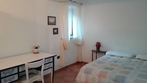 Single Room | Free WiFi, bed sheets