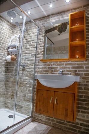 Bathroom - Villa Charaso by Estia (Hersonissos)