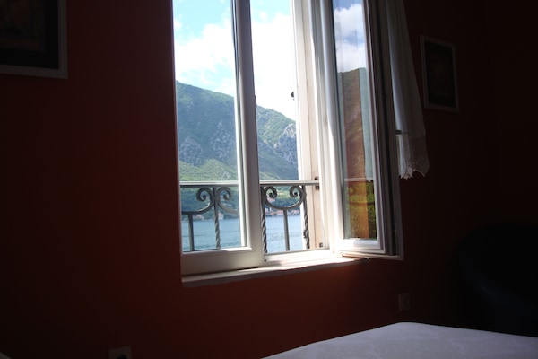 Estudio, vistas al mar | Caja fuerte, tabla de planchar con plancha, cunas gratuitas y wifi