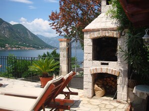 BBQ/picnic area - Villa Perla del Mare (Kotor)