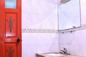 Buồng tắm vòi sen, vòi sen phun mưa, đồ dùng nhà tắm miễn phí