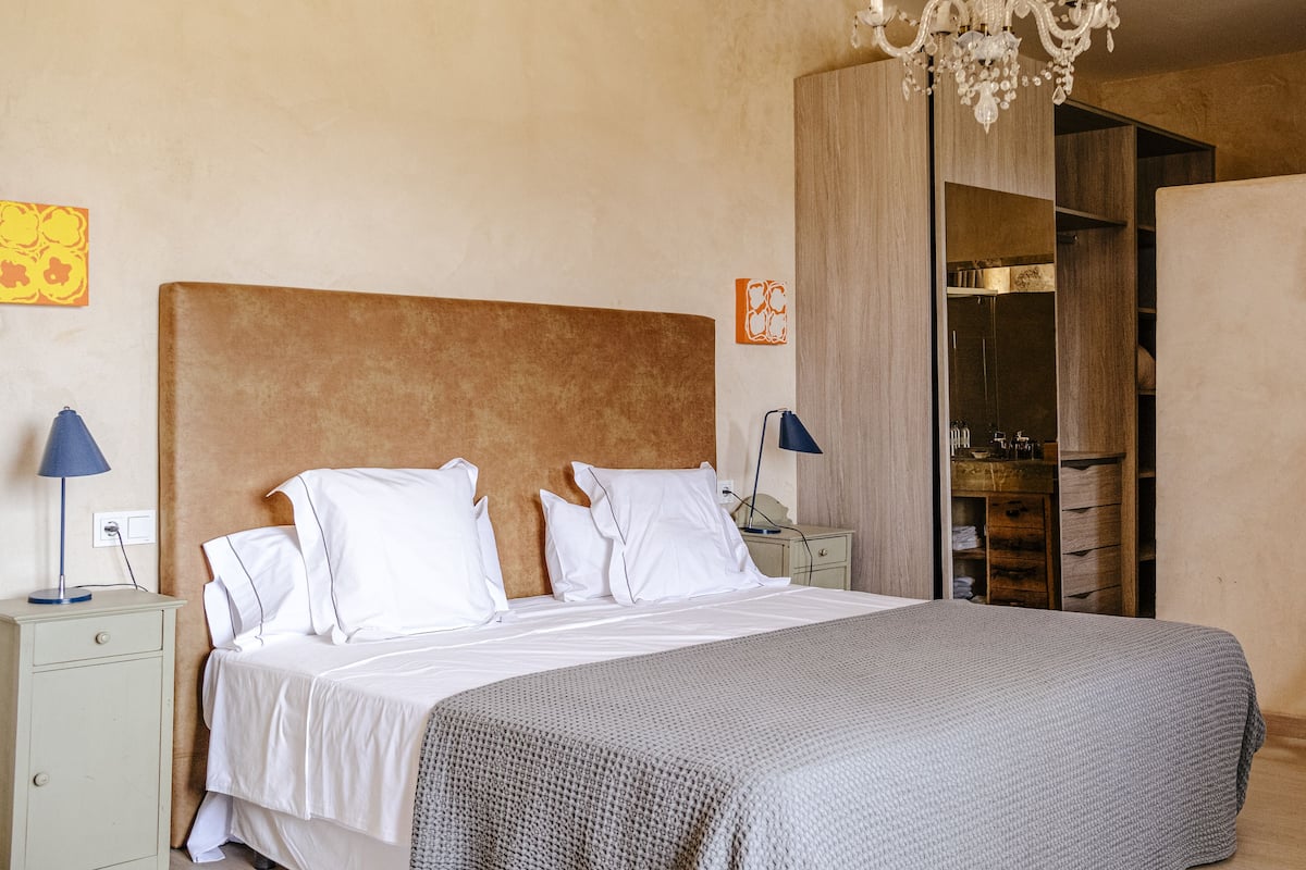 Habitación doble superior | 1 habitación, ropa de cama de alta calidad, edredón y minibar