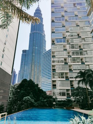 3 outdoor pools - OHO Suites KLCC (Kuala Lumpur)