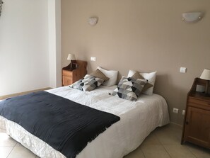 3 Schlafzimmer, Bügeleisen/Bügelbrett, WLAN, Bettwäsche