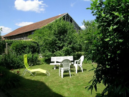 Charmant Gîte avec Jardin Privatif et Cheminée près de Moulins