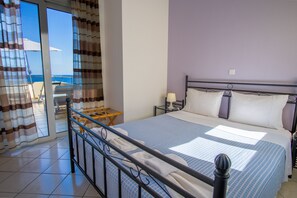 2 bedrooms, in-room safe, iron/ironing board, free WiFi