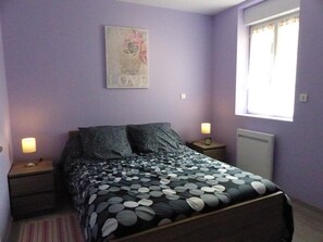 Room - Spacious renovated house, green surroundings (Valigny)