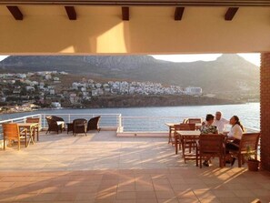 Terrace/patio - Reyhan Hotel (Karaburun)