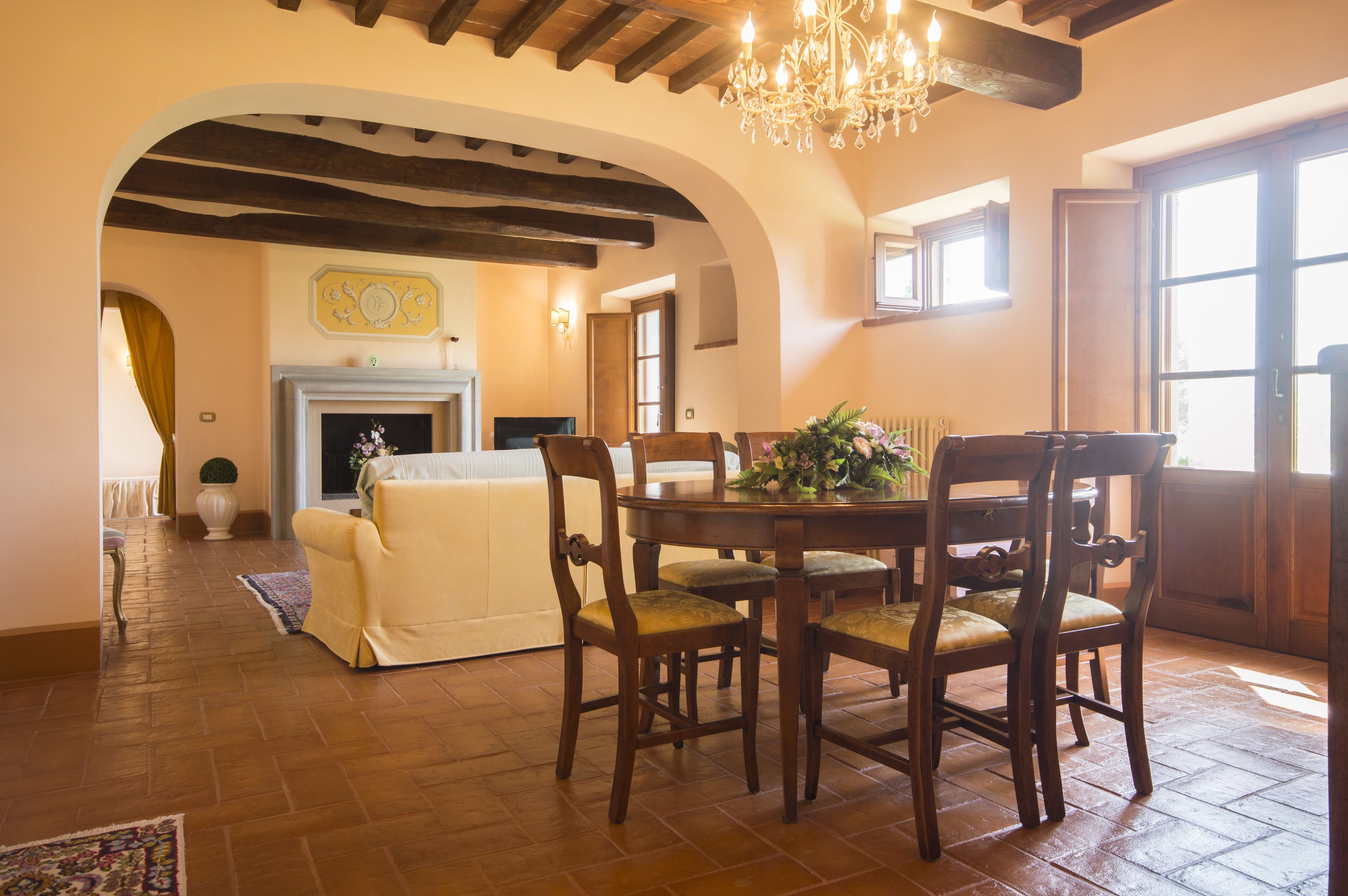 Villa Luxury, camere multiple, vista valle | Area soggiorno | TV