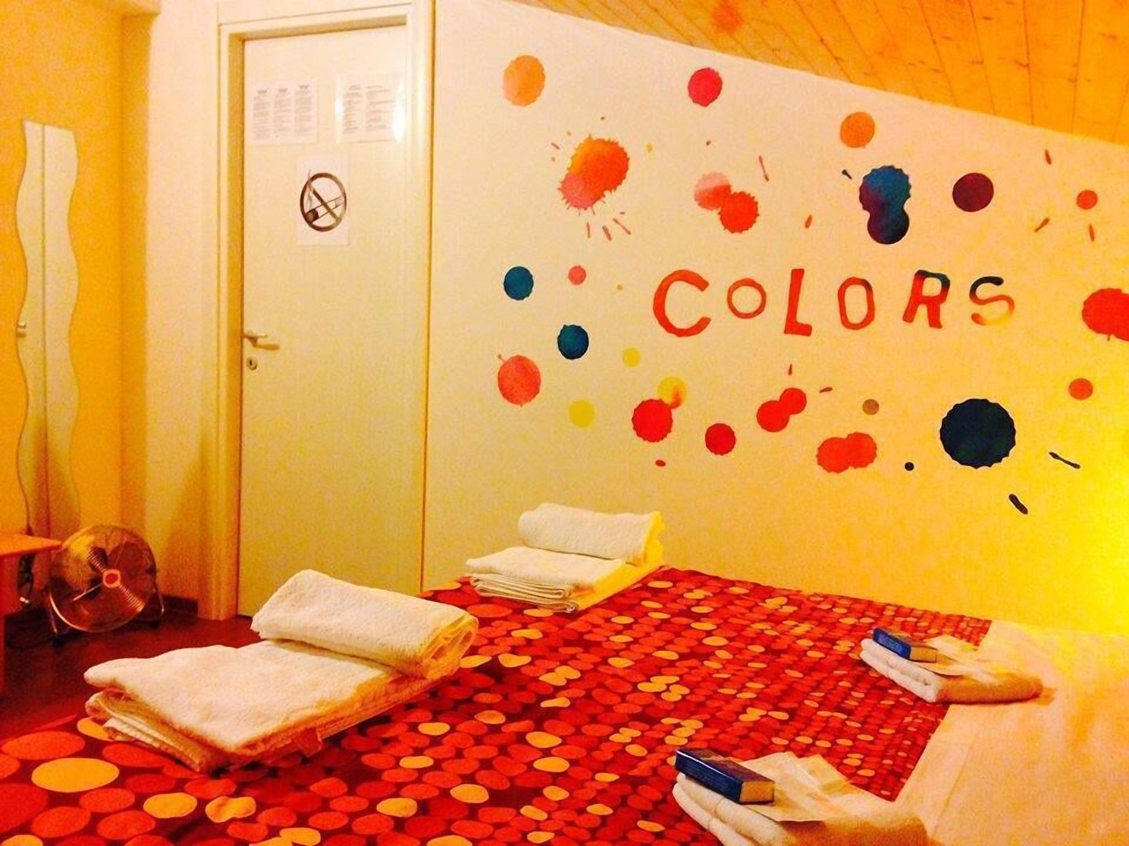 Doppia Tradizionale, 1 letto queen, bagno privato, piano elevato | 1 camera, una scrivania, letti aggiuntivi (a pagamento), Wi-Fi gratuito