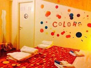 Phòng đôi truyền thống, 1 giường cỡ queen, phòng tắm riêng, cao tầng | 1 phòng ngủ, bàn, giường gấp/giường phụ (phụ phí)