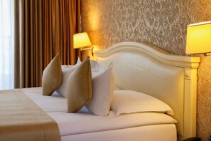 Superior Double Room, Balcony - Grand Hotel & Spa Tirana (Tirana)