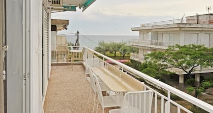 Themis 40 askeleen päässä rannalta - Dionisiou Halkidiki