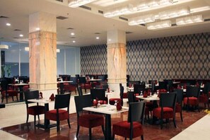 Café da manhã, almoço e jantar