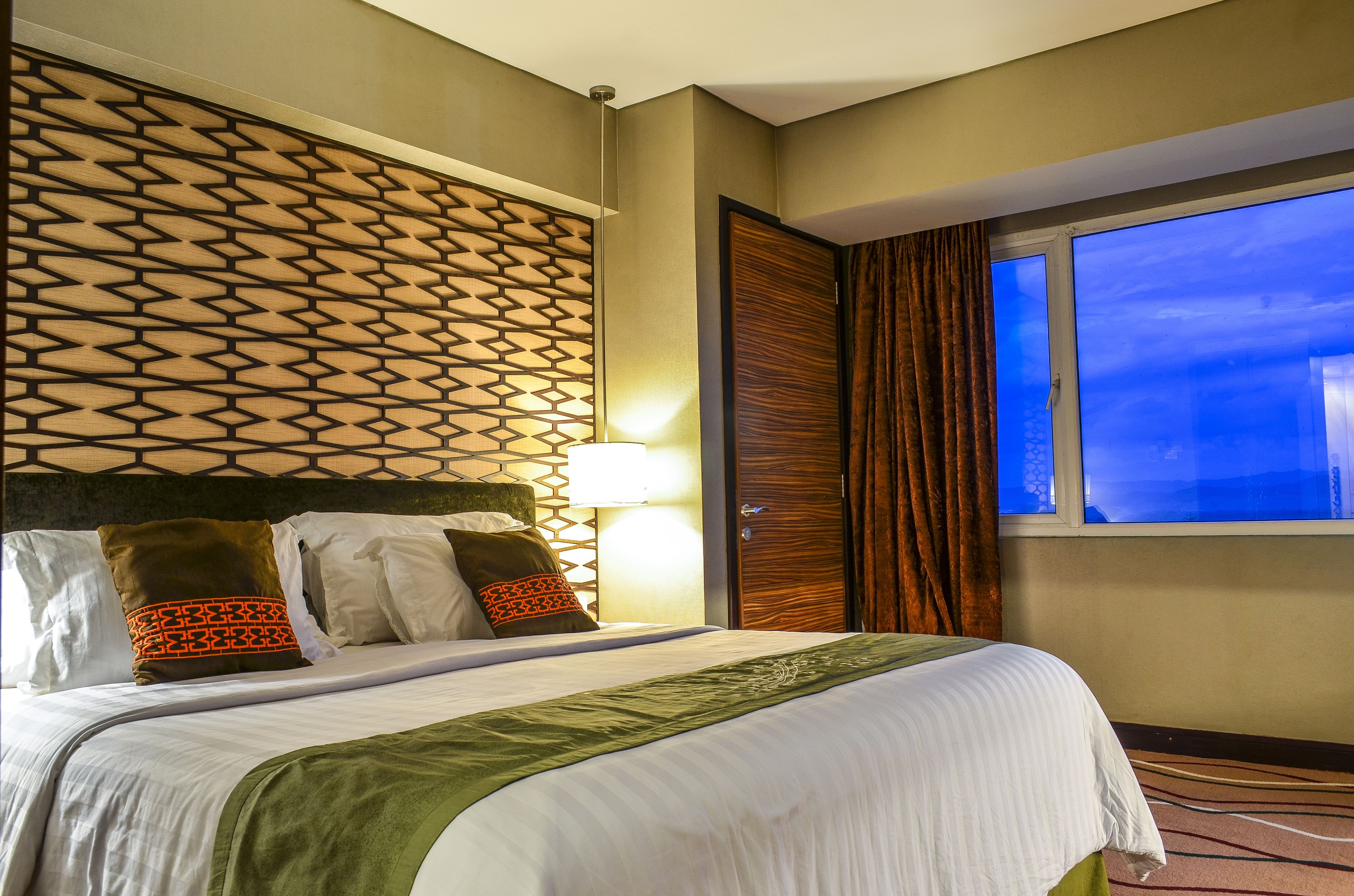 business suite | in-room safe, rollaway beds, free wifi, bed sheets