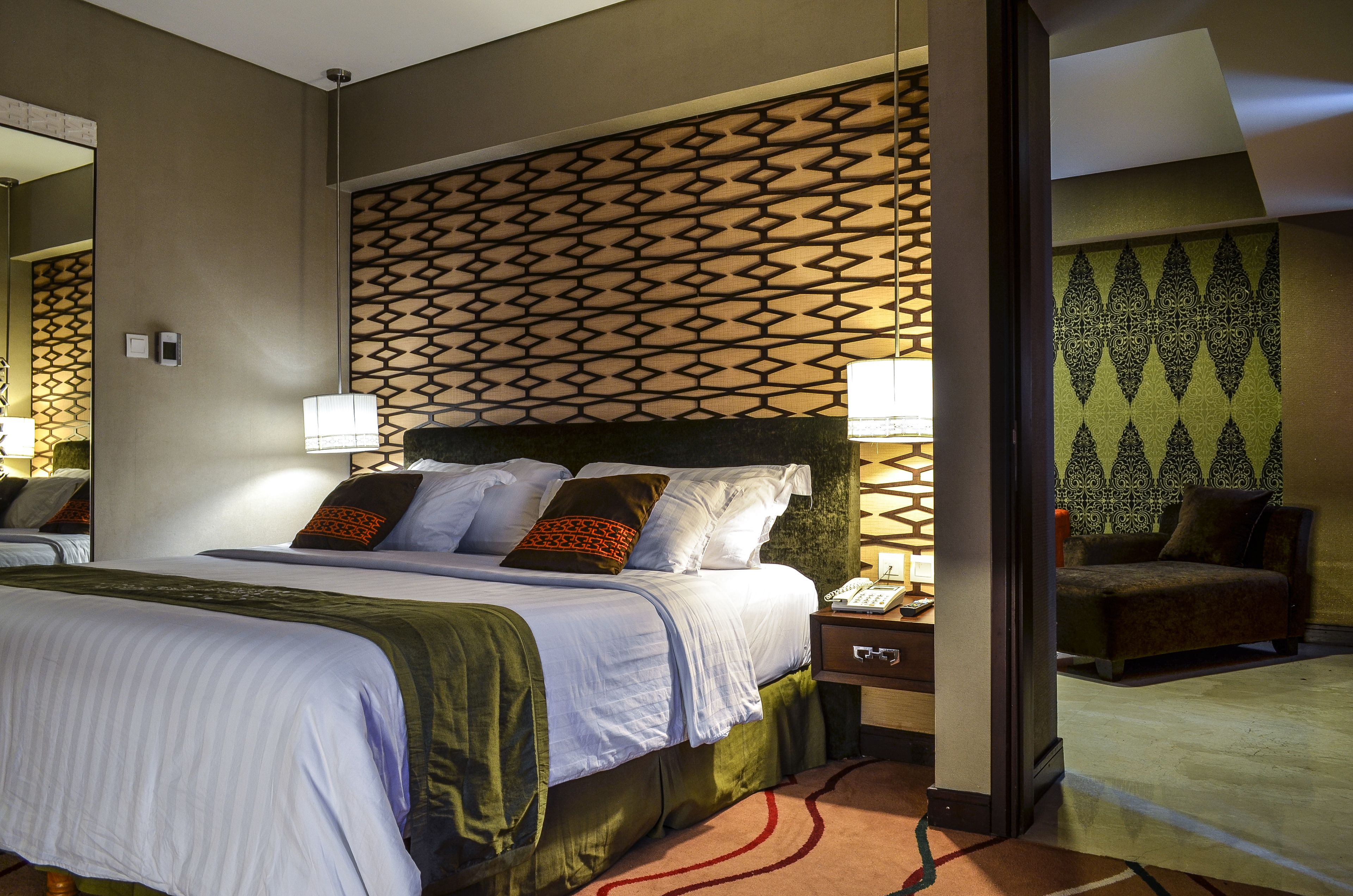 business suite | in-room safe, rollaway beds, free wifi, bed sheets