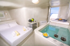 House, 1 Bedroom, Jetted Tub, Sea View (Cave) | 1 bedroom, premium bedding, in-room safe, free WiFi - White Cave House (Santorini)