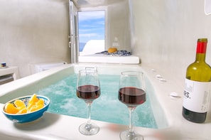 House, 1 Bedroom, Jetted Tub, Sea View (Cave) | 1 bedroom, premium bedding, in-room safe, free WiFi - White Cave House (Santorini)