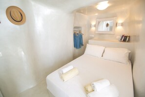 Huis, 1 slaapkamer, bubbelbad, uitzicht op zee (Cave) | 1 slaapkamer, luxe beddengoed, een kluis op de kamer, gratis wifi
