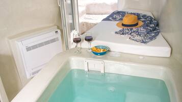 House, 1 Bedroom, Jetted Tub, Sea View (Cave) | Jetted tub