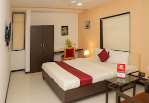 Deluxe Room | In-room safe, blackout curtains, soundproofing, iron/ironing board