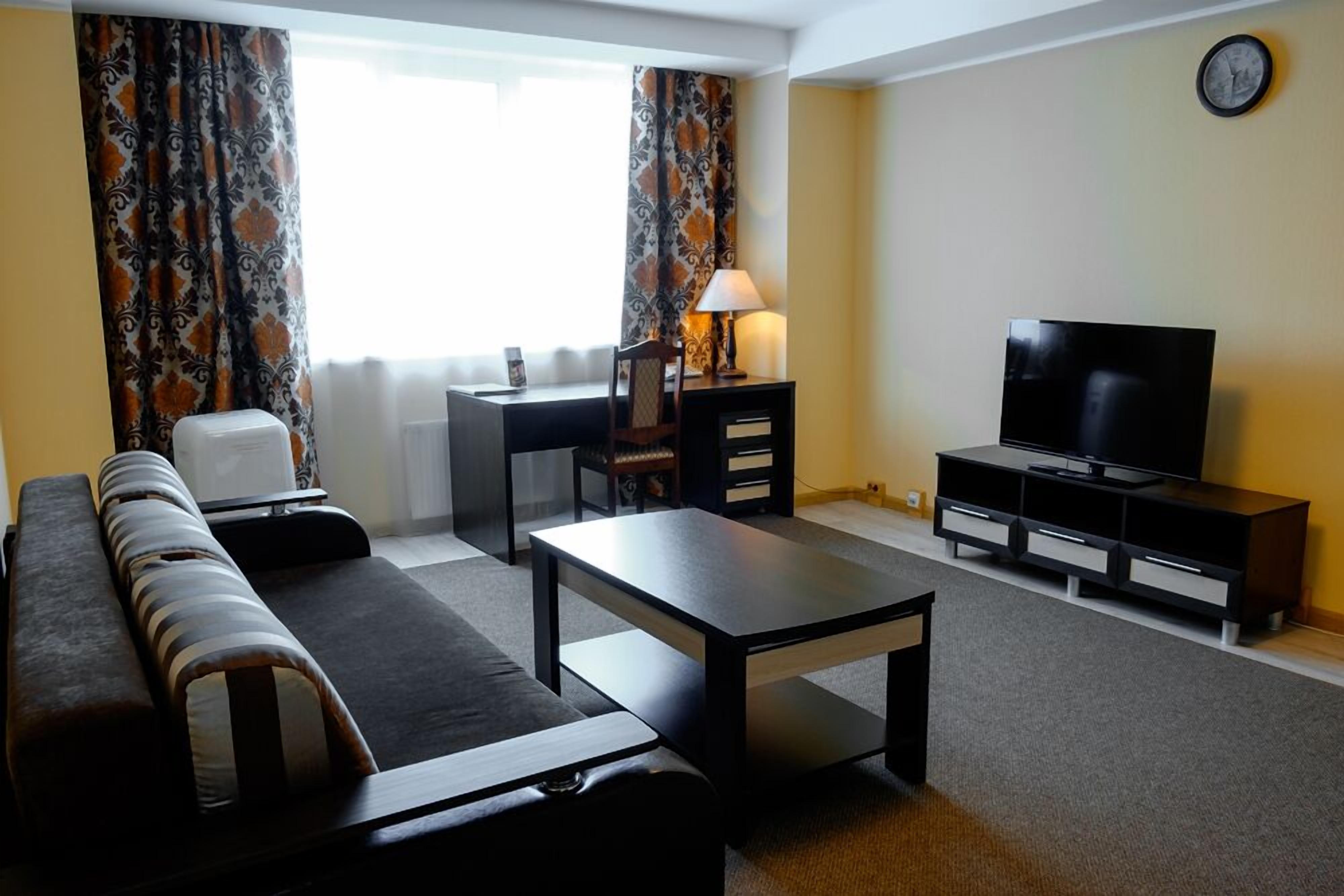 套房 | 迷你吧、熨斗/熨衫板、摺床/加床 (收費)、免費 Wi-Fi