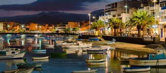 Central floor, spacious and bright. Free WIFI. Beach 5 minutes.