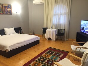 1 bedroom, iron/ironing board, WiFi