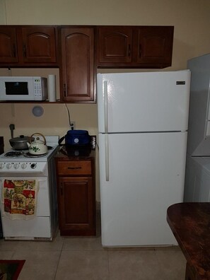 Fridge, microwave, oven, stovetop - Peaceful 2 Bedroom Private Home In Tranquil Forest Exuma (Forest)