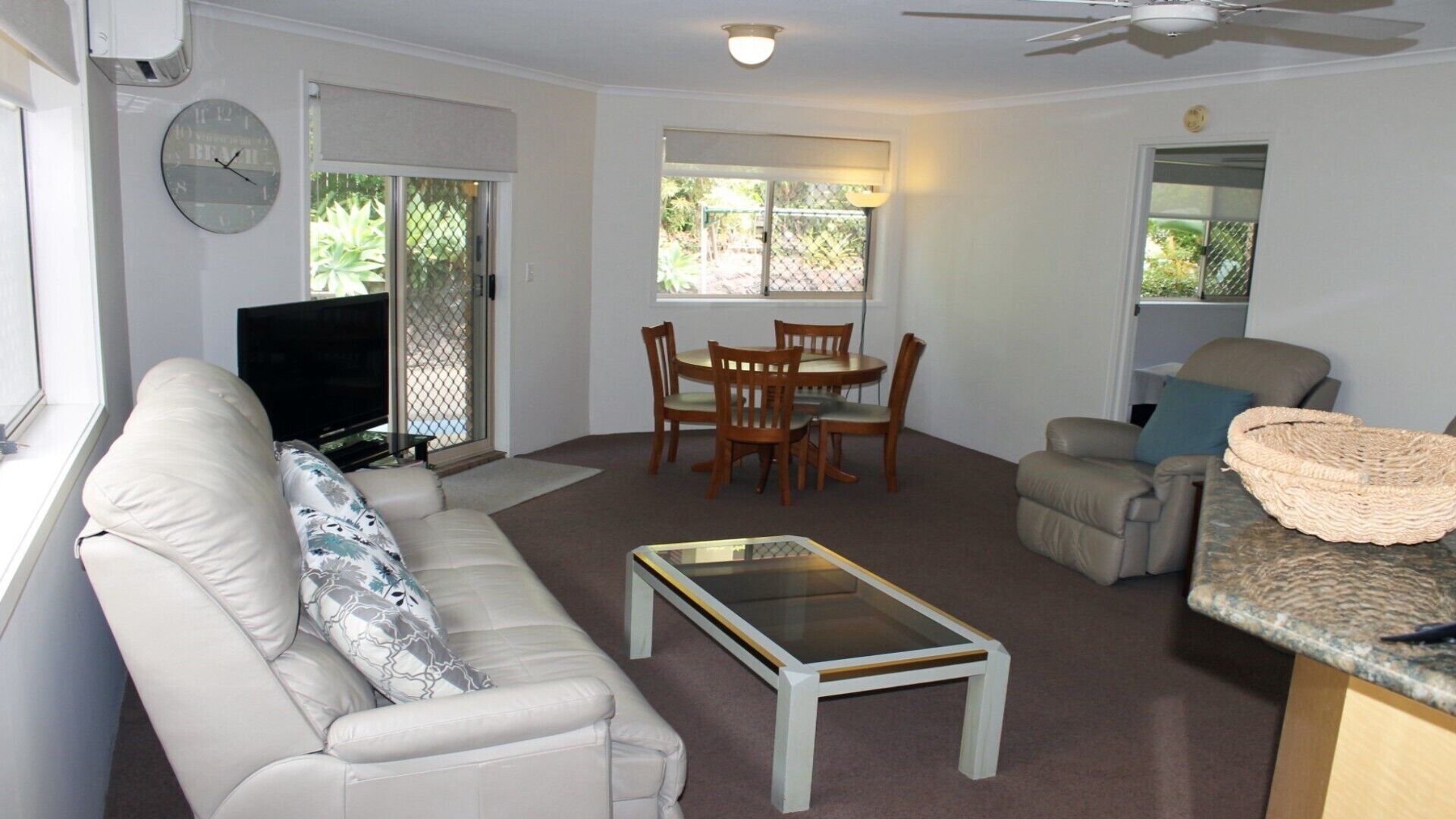 Quiet Complex, Close to James St Burleigh