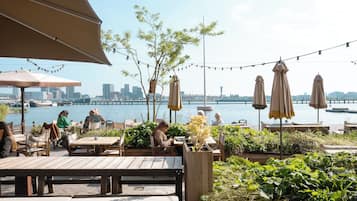 Sundeck