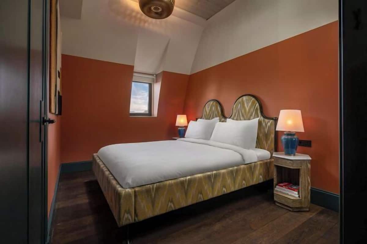 Premium bedding, in-room safe, individually furnished, laptop workspace
