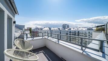 Apartment (80B) | Balcony