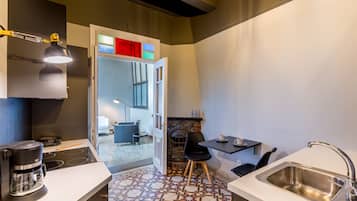 Loft, 2 Bedrooms (2B) | Private kitchen