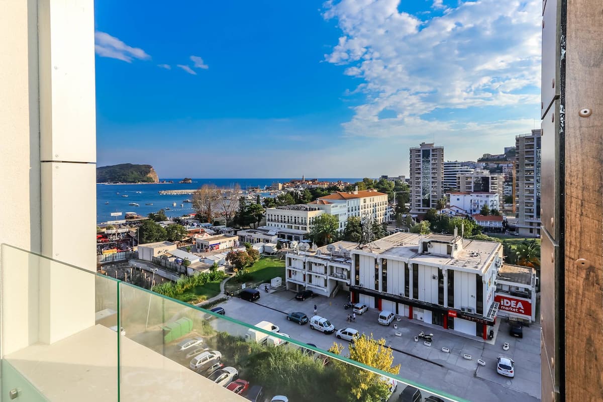 Deluxe Condo, Sea View | Balcony view