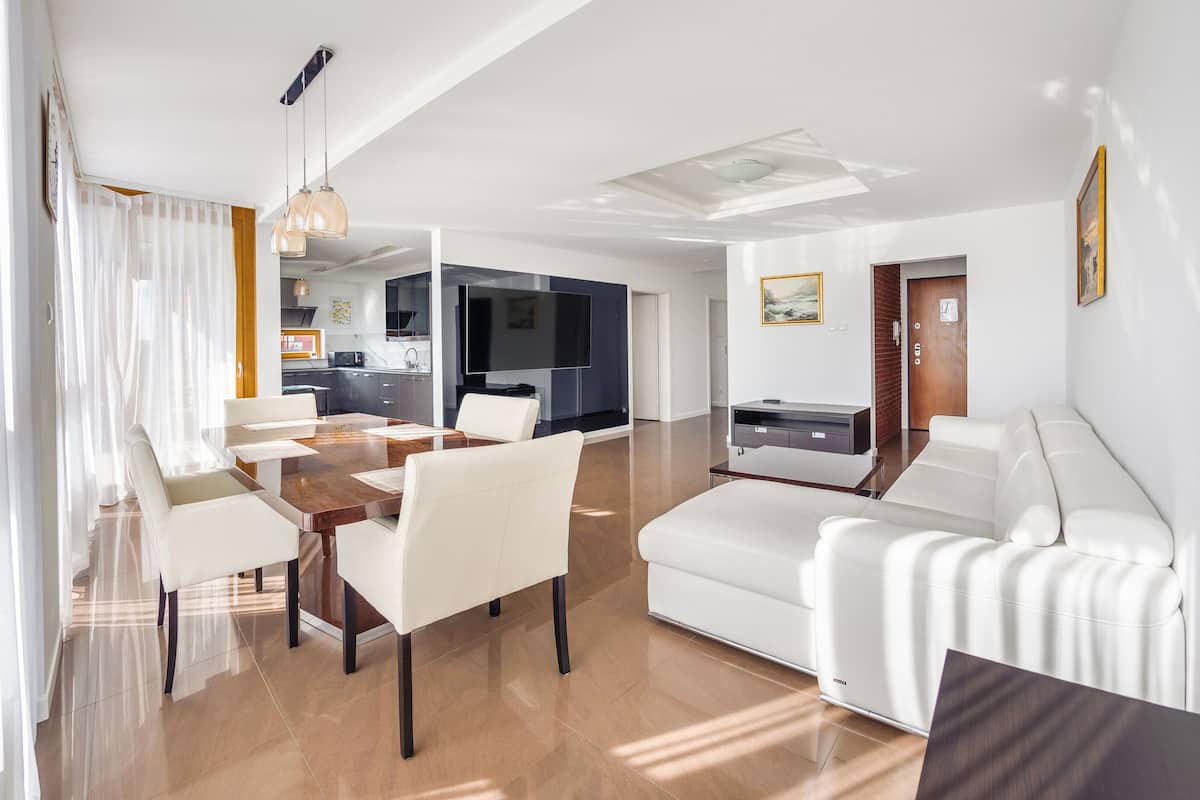 Apartment (45) | Living area | Flat-screen TV