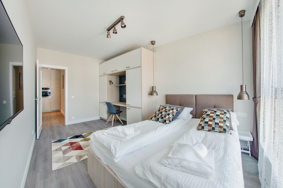 Apartment (157) | Individually decorated, individually furnished, laptop workspace
